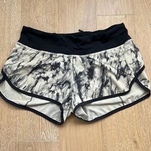 EUC Lululemon Speed Shorts - size 4